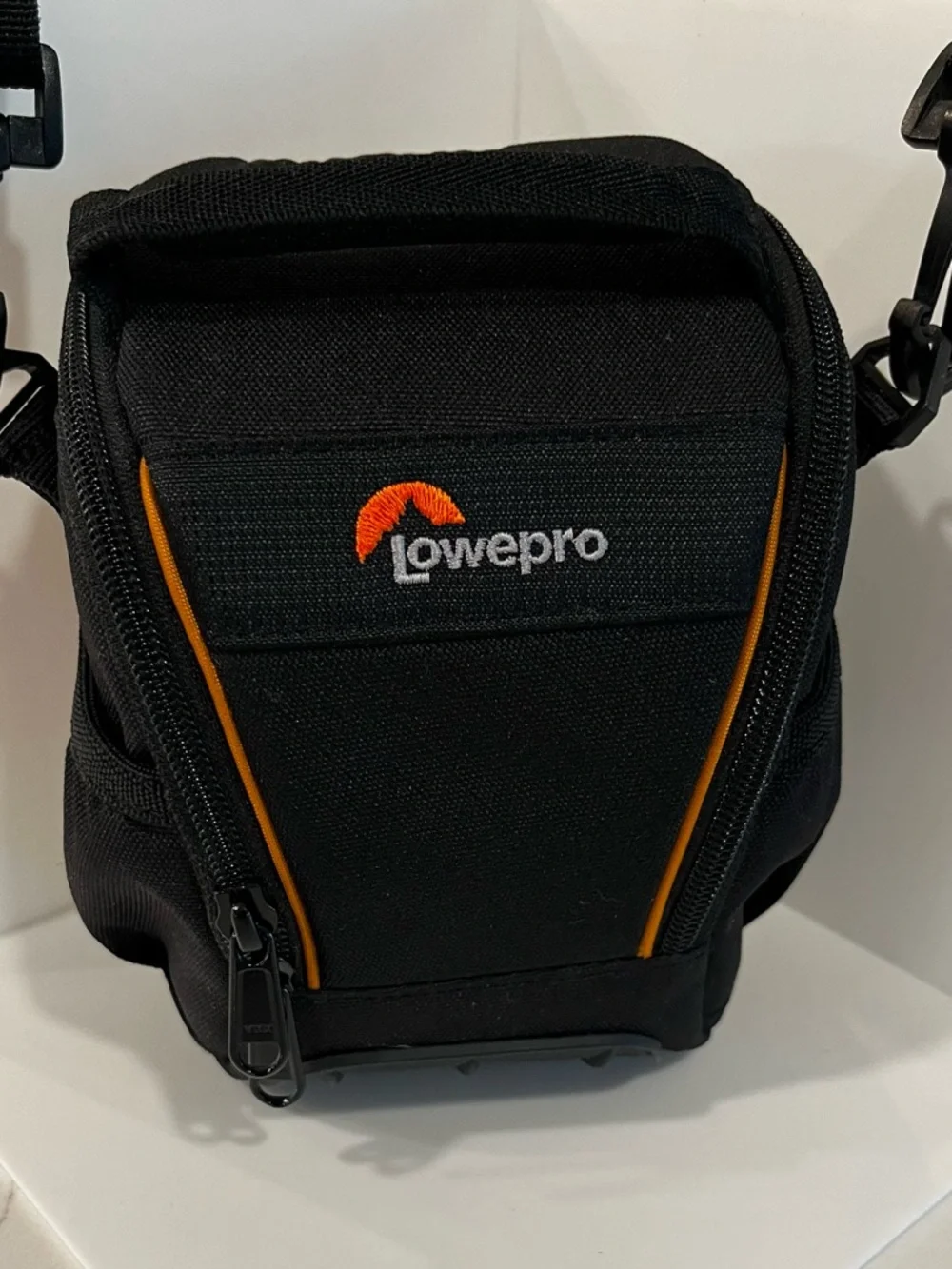 Lowepro Adventura SH 100R II Camera / Camcorder Bag Case -7” X 6” Long Adj Strap